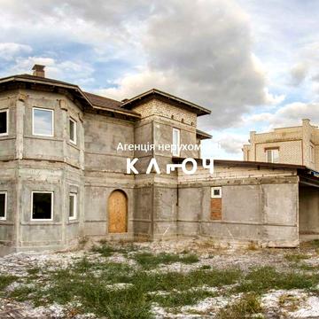 Продаж будинку на березі річки!