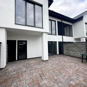 Мельника, 25