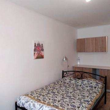 Добровольців пров., 10