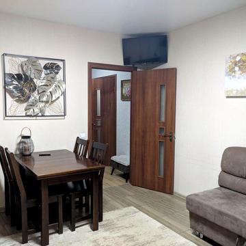 Небесної Сотні вул. (Кіквідзе), 66