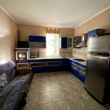 Продаєься 2- поверховий  будинок. Лариса