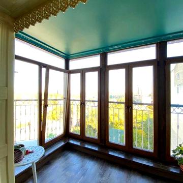 Трехкомнатная в новом, кирпичном доме в Светлом пер. с ремонтом .