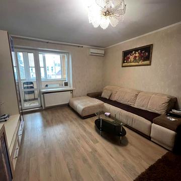 Левка Лукяненка просп. (Рокоссовського), 70