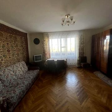 Романа Шухевича просп. (Генерала Ватутіна), 30