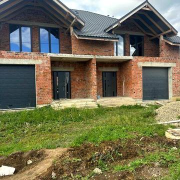 Продаються котеджі