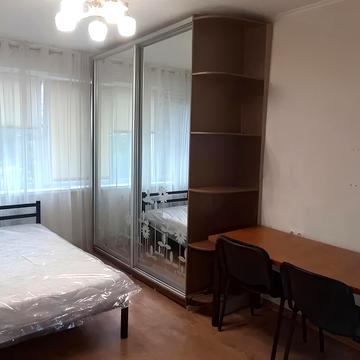 Володимира Антоновича, 10б