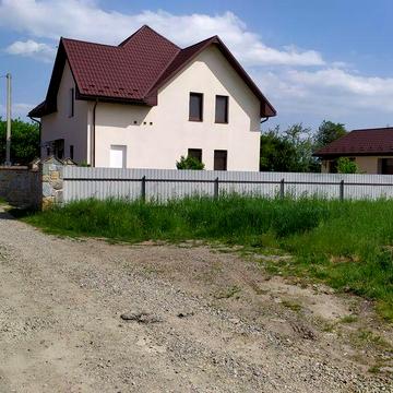 Продається будинок по близу м. Івано Франківська, в селі Черніїв.