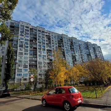 вул. К. Р. Мстиславовича (Г. Жмаченка) буд.12. Метро Дарниця 7 хв.