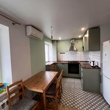 Богдана Гаврилишина вул. (Ванди Василевської), 18