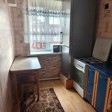 Продам 2-кімнатну квартиру, вул. Дорошенка