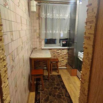 Продам 2-кімнатну квартиру, вул. Дорошенка