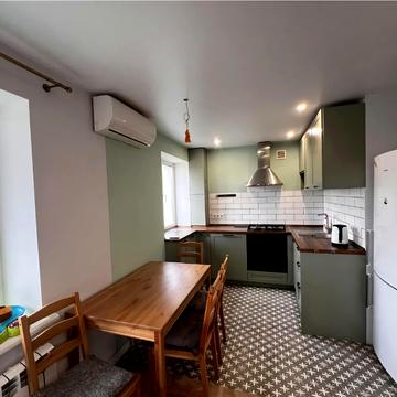 Богдана Гаврилишина вул. (Ванди Василевської), 18