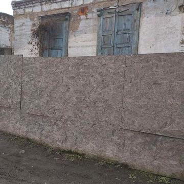 Продам недорого приватизованний будинок поряд з ж.м. Парус