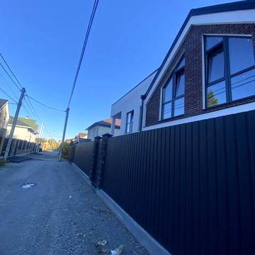 Продаж танхауса в Броварах з окремою територією