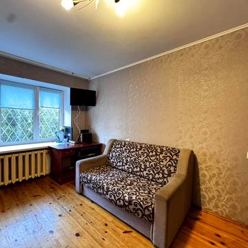 Буковинська вул., 18