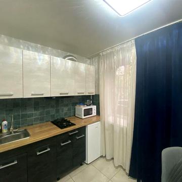 Продам трёхкомнатную квартиру переоборудованную в две однокомнатные