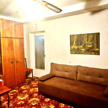 Дмитрівська вул., 96-98