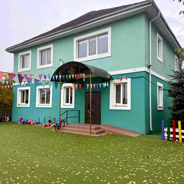 Продаж будинку 270 м.кв та ділянки 6 соток. Під бізнес або житло.