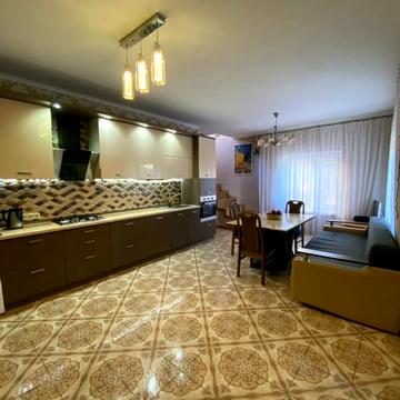 Перлинна вул., 1