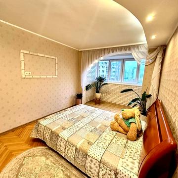 Івана Пулюя вул., 3