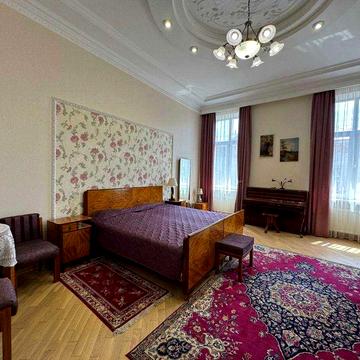 Продаж 3 кімнатної квартири в центрі міста вул. Івана Франка