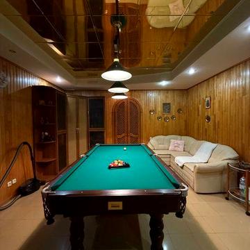 Продаж 4-кімнатної квартири в центрі