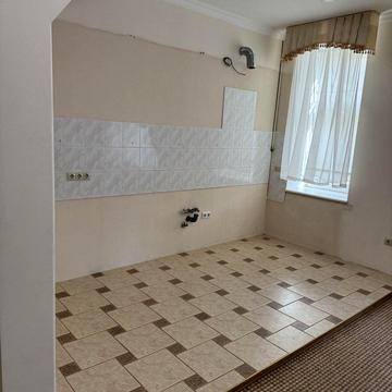 Інститутська вул., 16