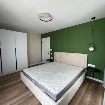 Залізнична вул., 8