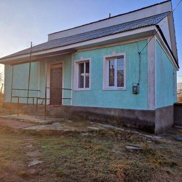 Продам будинок з ділянкою до 20 соток,Торг можливий