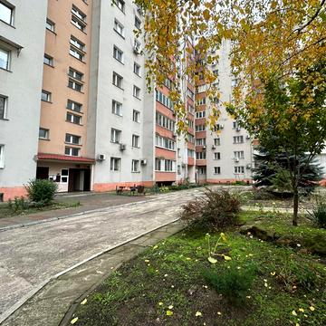 Івана Франка вул., 51