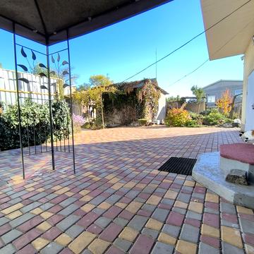 Петра Лещенка вул. (Комінтерну)