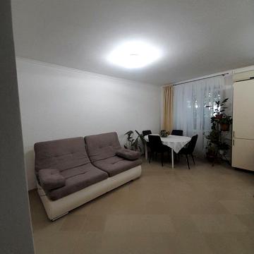 Радісна вул., 1