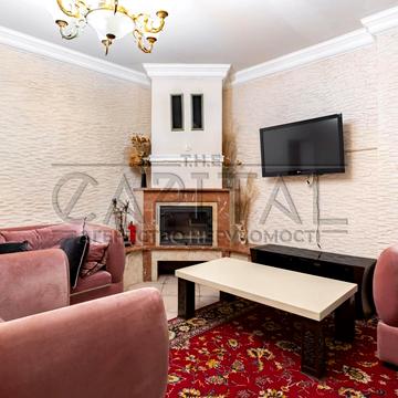 Тарасова нива вул., 30