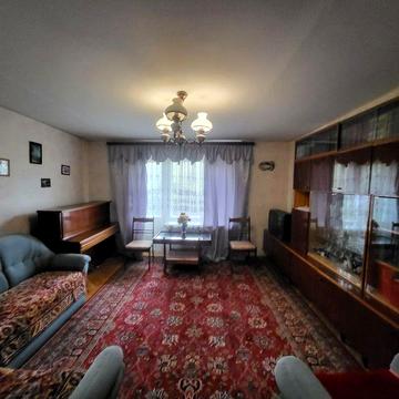 Здається чотирьох кімнатна квартира в центрі міста