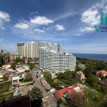 Літературна вул., 10