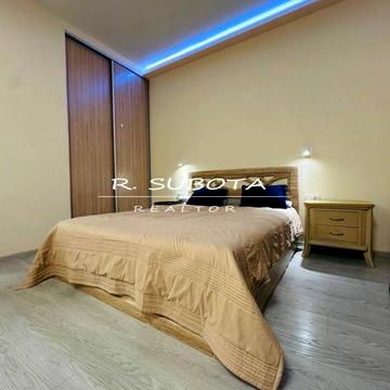 Володимира Моссаковського вул. (Клари Цеткін), 7