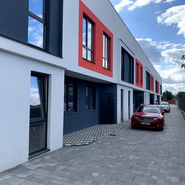 Вокзальна вул.