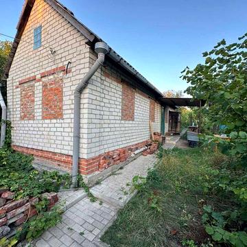 Продам 1/2 будинку, 10 хвилин від метро Індустріальна