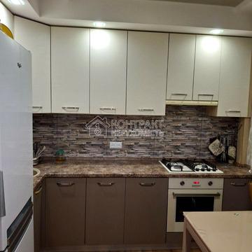 Амосова вул. (Корчагінців), 13