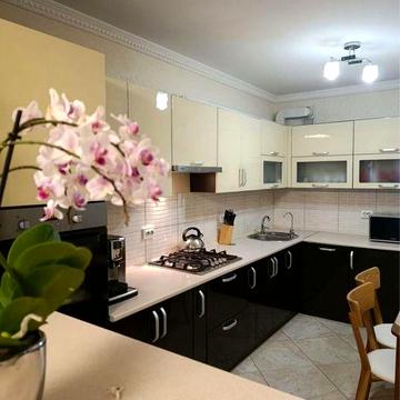 Продається 2км квартира на Дружбі, вул. Лучаківського