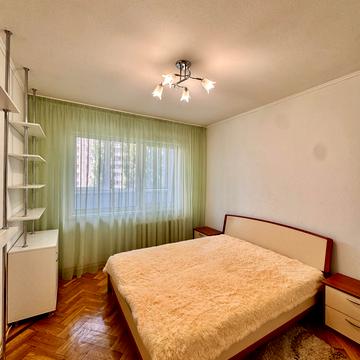 Мирослава Поповича вул. (Семашка), 16