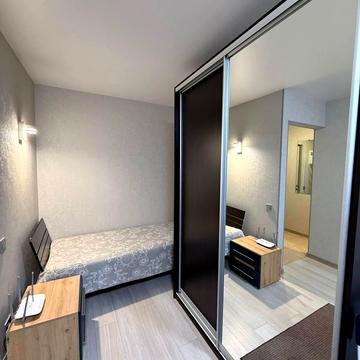 Михайла Стельмаха вул., 8