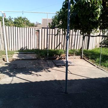 Продам дом разделенный на две половины