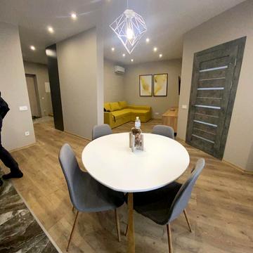 Ревуцького вул., 40