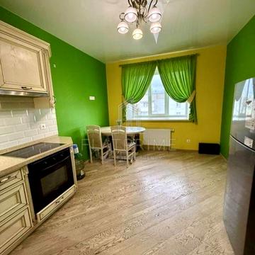 Олександра Попова вул., 3/5