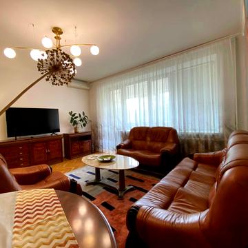 Тарасівська вул., 21