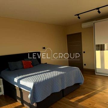 Бережанська вул., 15