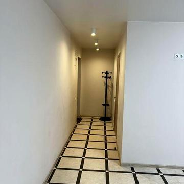 Продам однокімнатну квартиру в центрі міста