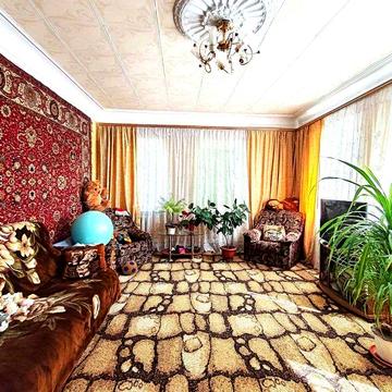 Продам дом с жилой летней кухней и гаражом.