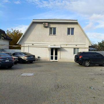 Коттедж на Ленпоселке со своим двориком барбекю